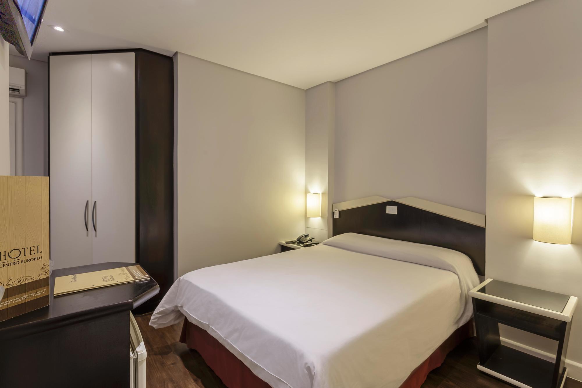 Hotel Centro Europeu Κουριτίμπα Εξωτερικό φωτογραφία