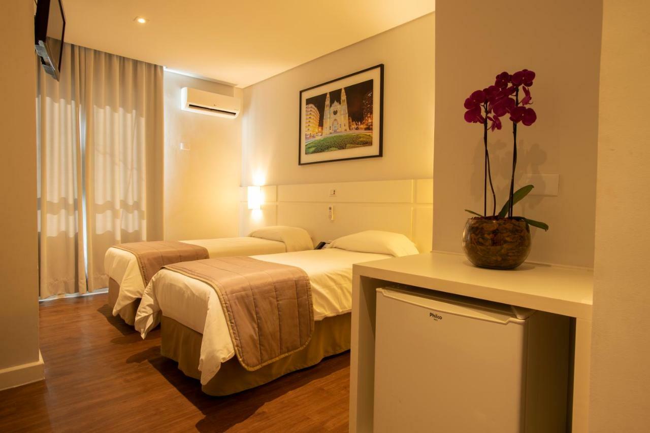Hotel Centro Europeu Κουριτίμπα Εξωτερικό φωτογραφία