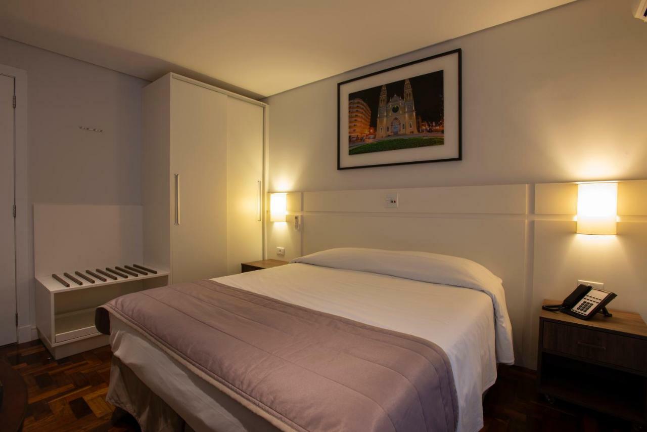 Hotel Centro Europeu Κουριτίμπα Εξωτερικό φωτογραφία