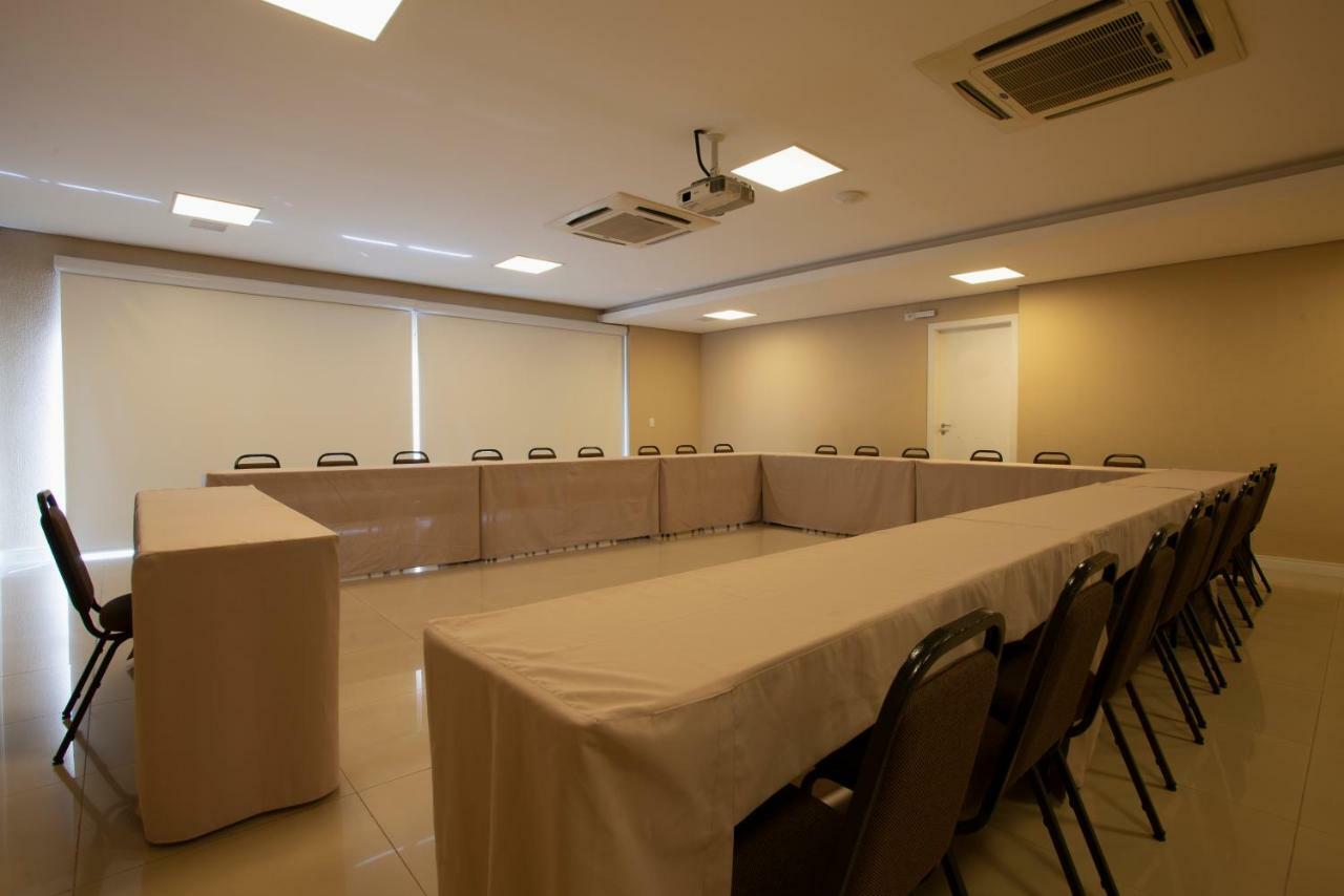 Hotel Centro Europeu Κουριτίμπα Εξωτερικό φωτογραφία