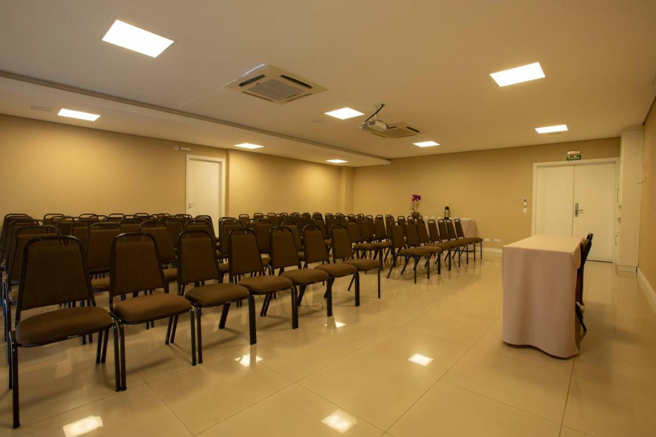 Hotel Centro Europeu Κουριτίμπα Εξωτερικό φωτογραφία
