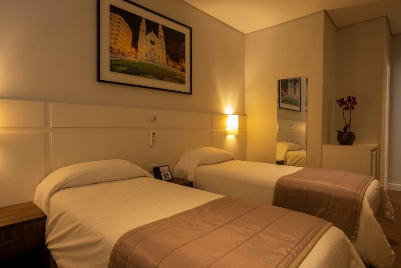 Hotel Centro Europeu Κουριτίμπα Εξωτερικό φωτογραφία