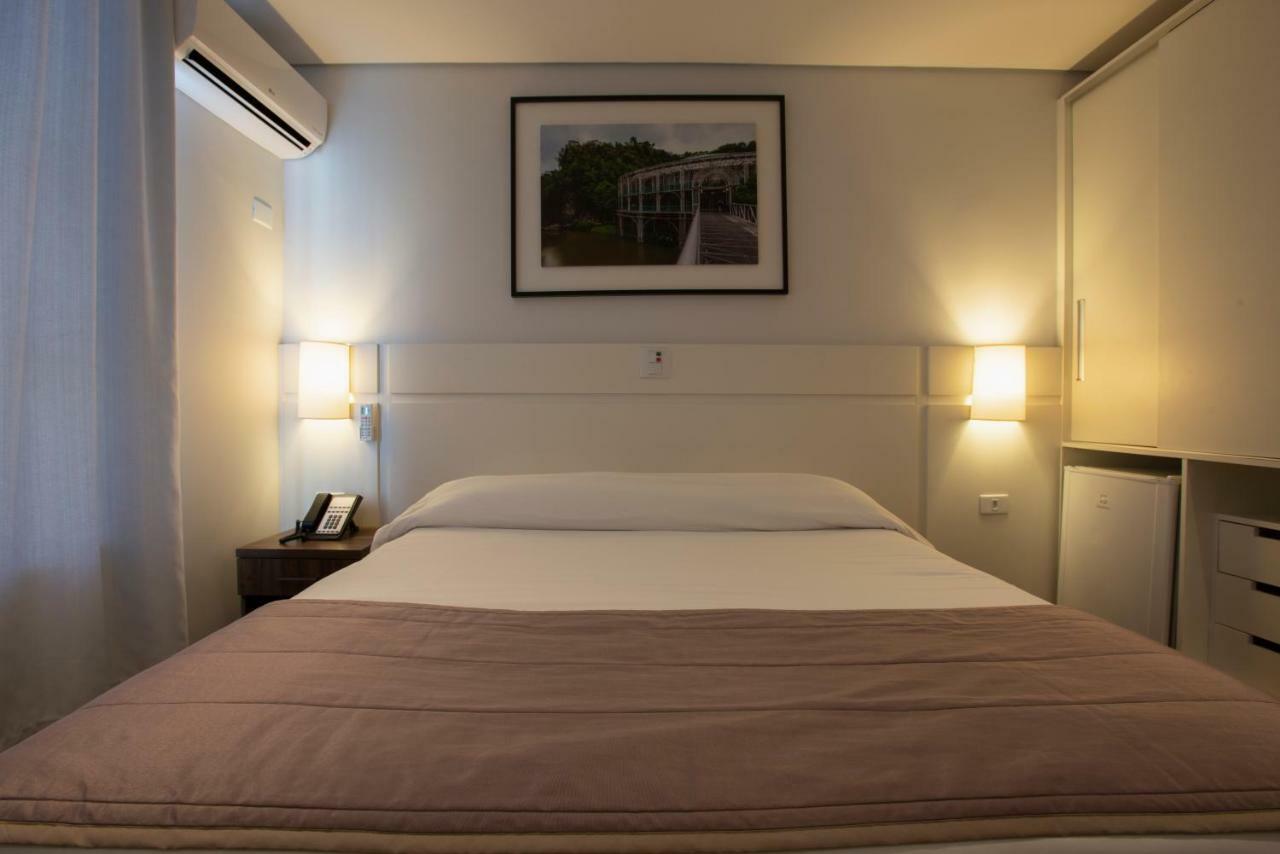 Hotel Centro Europeu Κουριτίμπα Εξωτερικό φωτογραφία