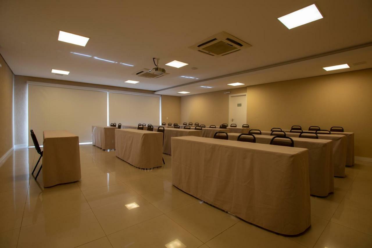 Hotel Centro Europeu Κουριτίμπα Εξωτερικό φωτογραφία